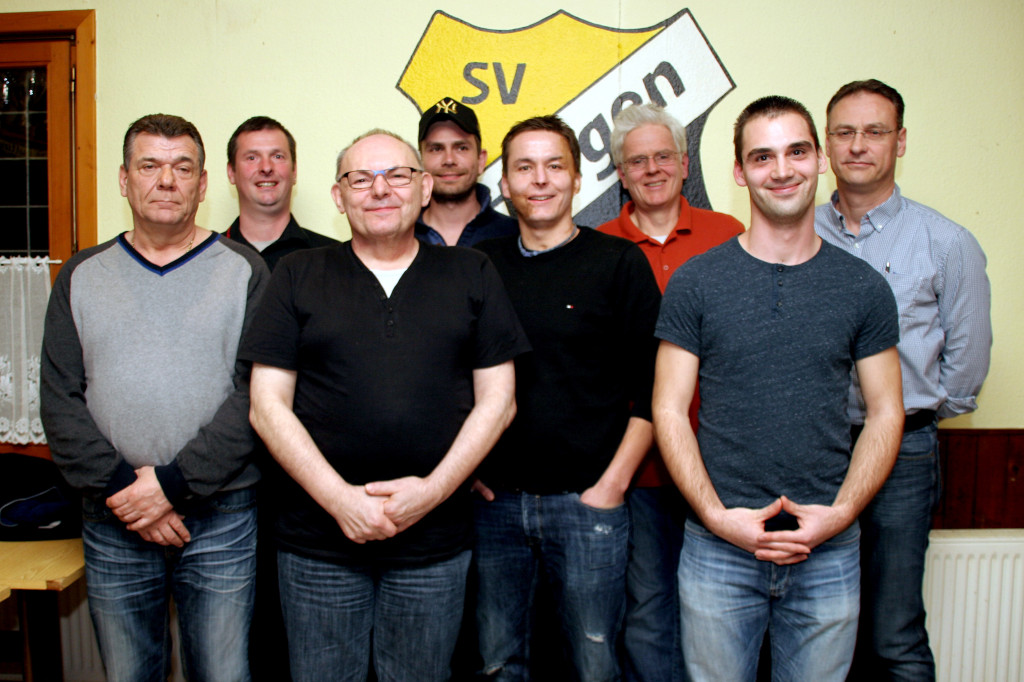 Im Bild von links: Engelbert Drück, Vorstand Ralf Eschbach, Erich Weyandt, Jürgen Hufenus, Thomas Krohs, Kurt Oberländer, Matthias Kolb und Reiner Sibold. Bild: Charlotte Fröse